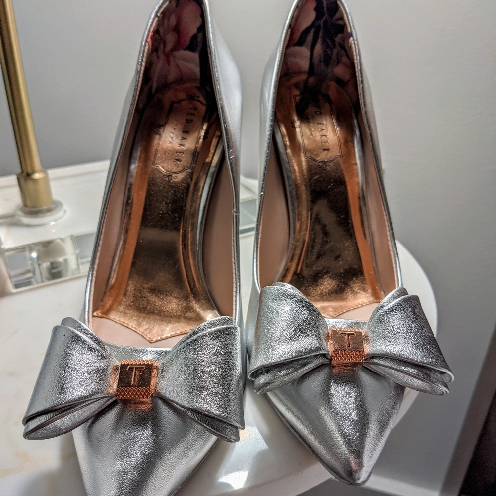 EUC Ted Baker Heels. SILVER and GORGEOUS!